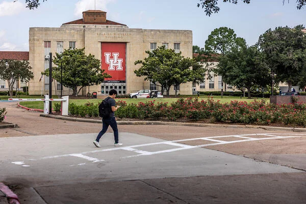 Houston Faculty Must Pledge Not to “Indoctrinate” Students