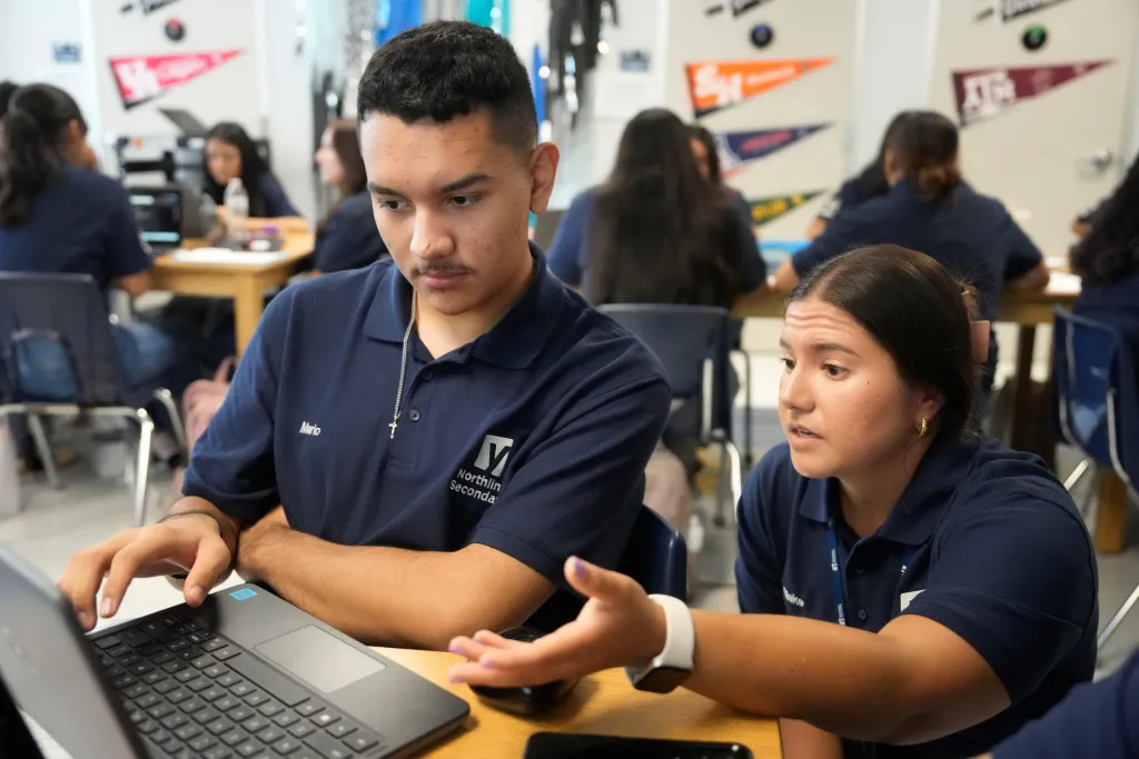 STUDENT VOICES: Two recent college graduates have a message to their 17-year-old selves: Don’t go it alone