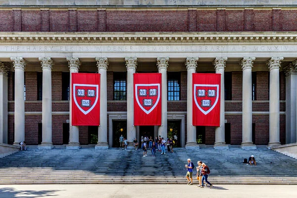 Harvard Prof to Leave U.S. After Immigration Arrest