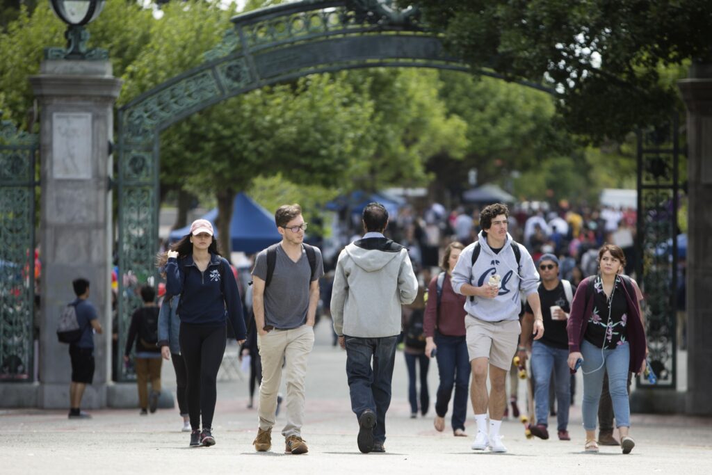 Most California college grads see positive return on investment, study says