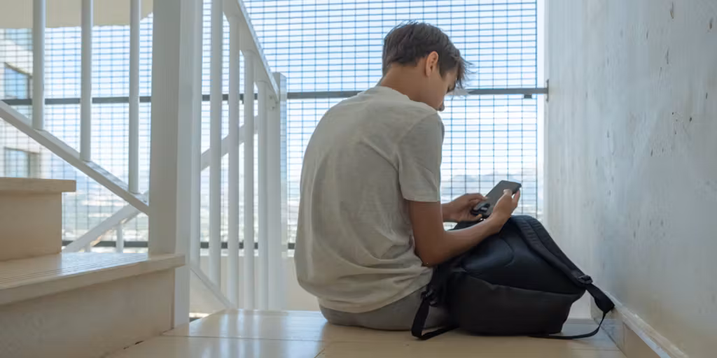 The Stricter the Cellphone Policy, the Happier the Teacher, Research Finds