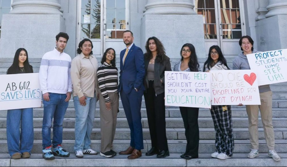 Opioid epidemic: California bill aims to protect students aiding overdose victims