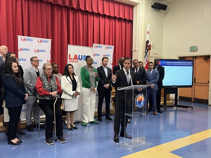 LAUSD celebrates academic recovery, but a rough road lies ahead without Covid relief money 