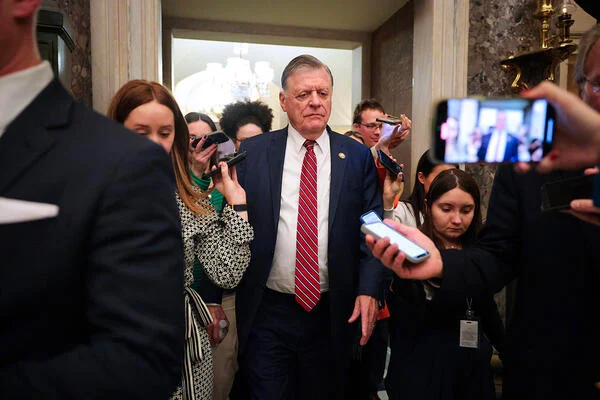 Congress Proposes Increasing NIH Budget, Maintaining ED